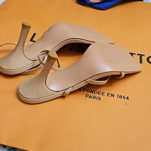 Alias Mae heels - Picture 3 of 3